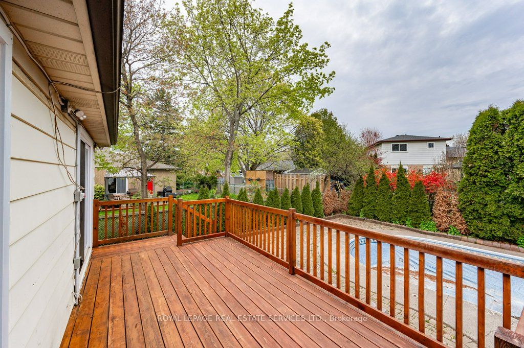 367 Yale Crescent