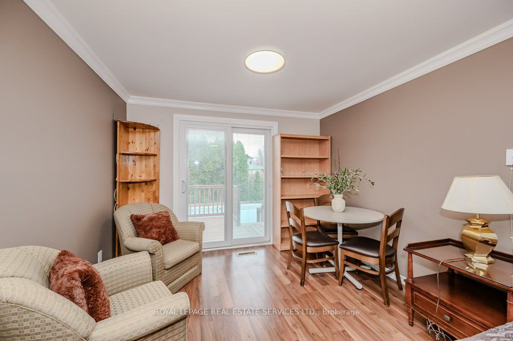 367 Yale Crescent