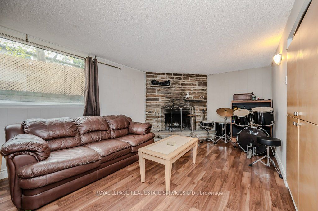 367 Yale Crescent