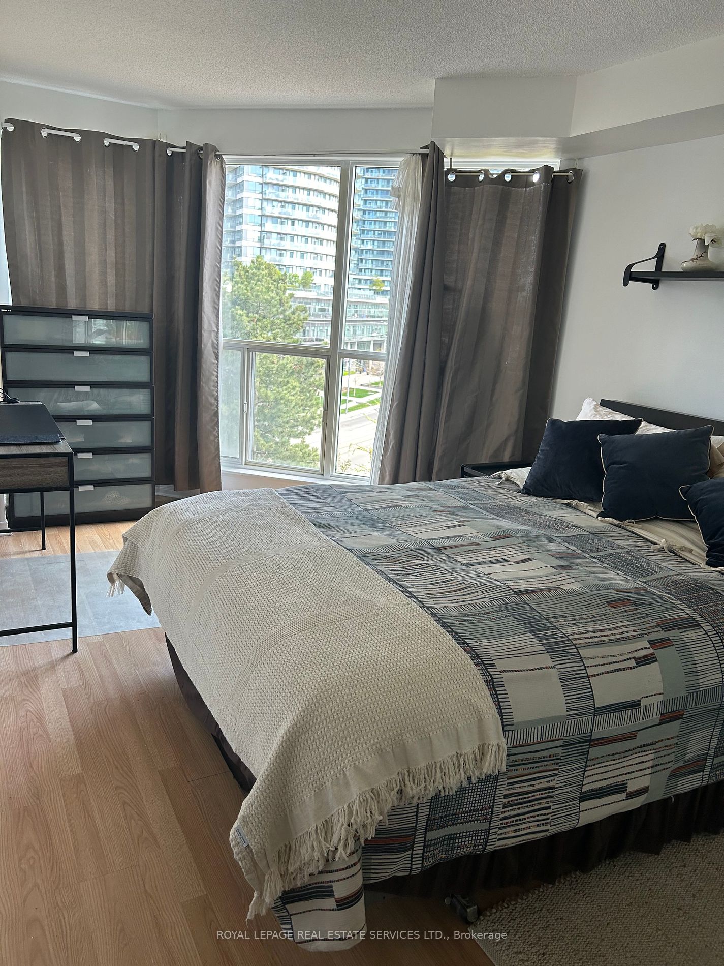 2261 Lake Shore Boulevard W #605