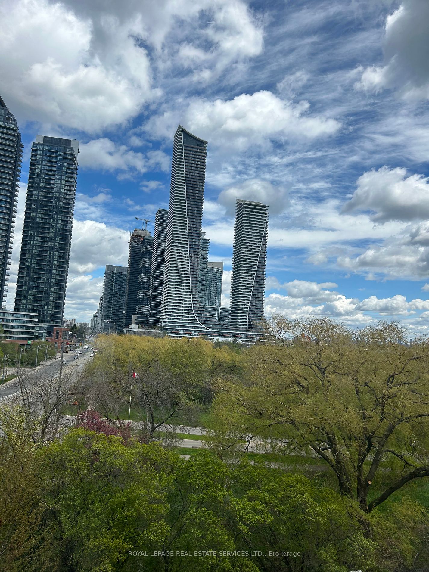 2261 Lake Shore Boulevard W #605