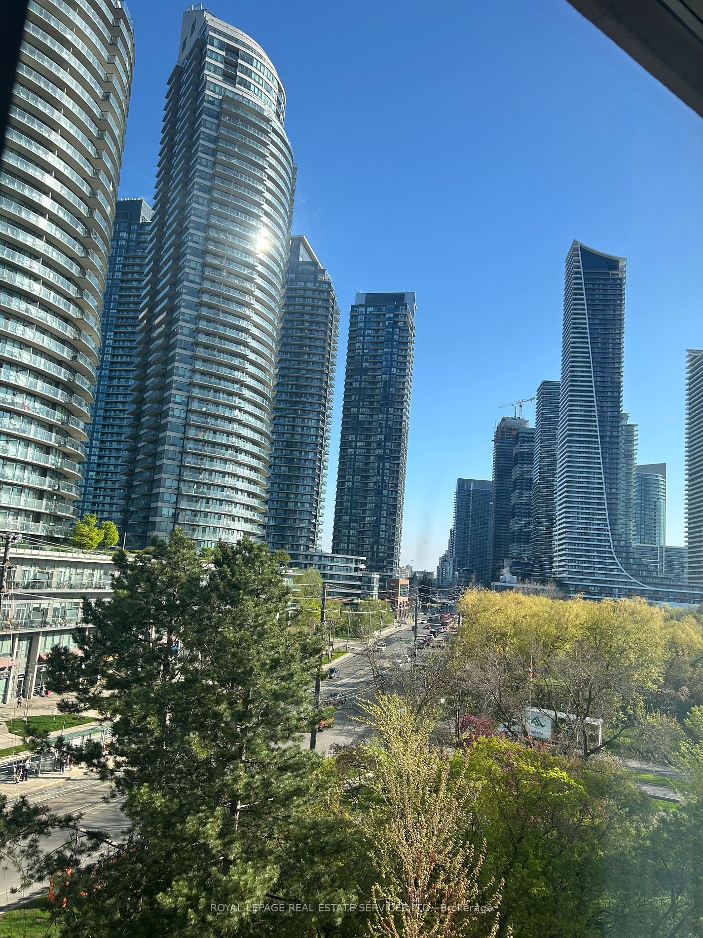2261 Lake Shore Boulevard W #605