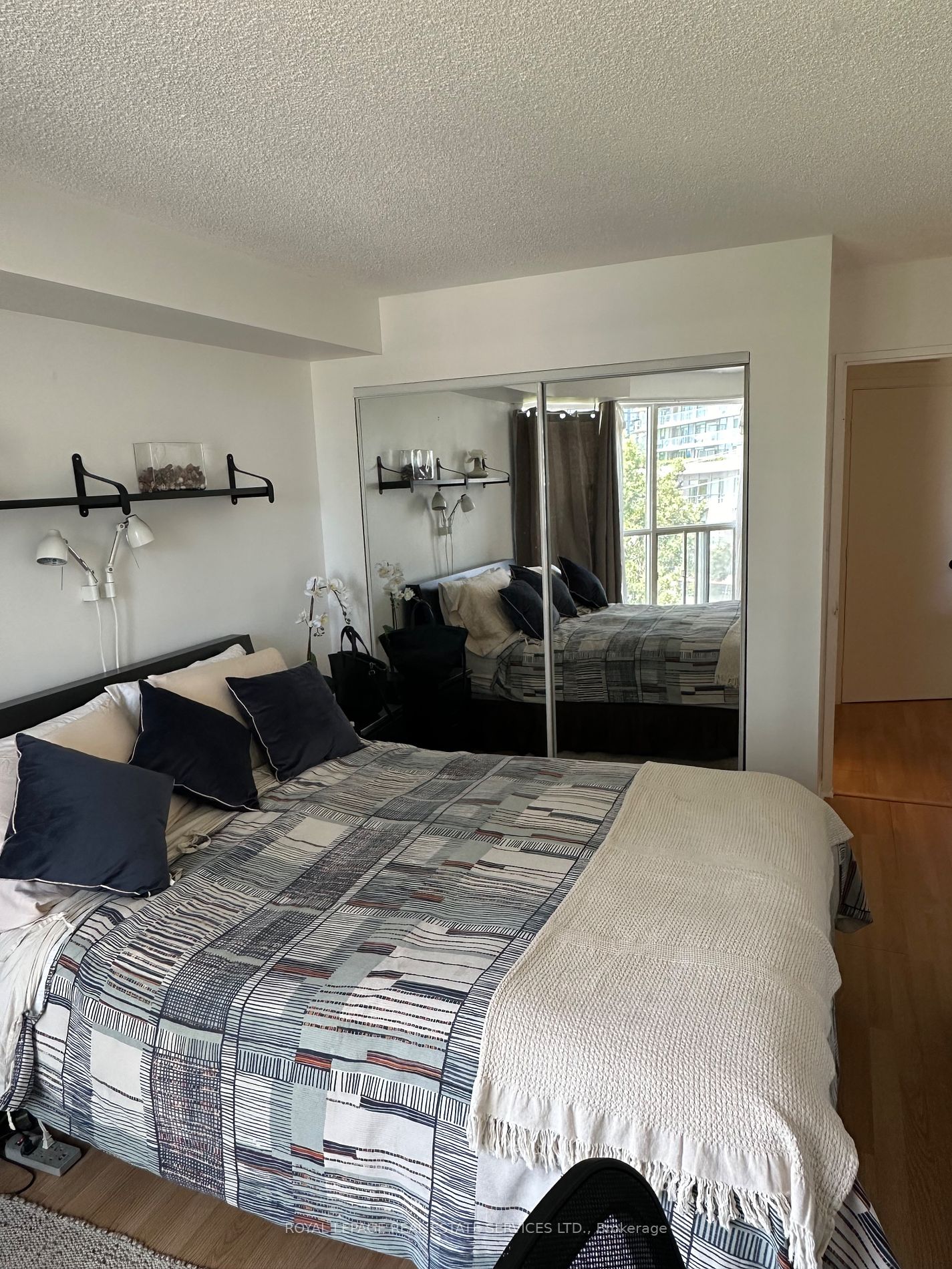 2261 Lake Shore Boulevard W #605