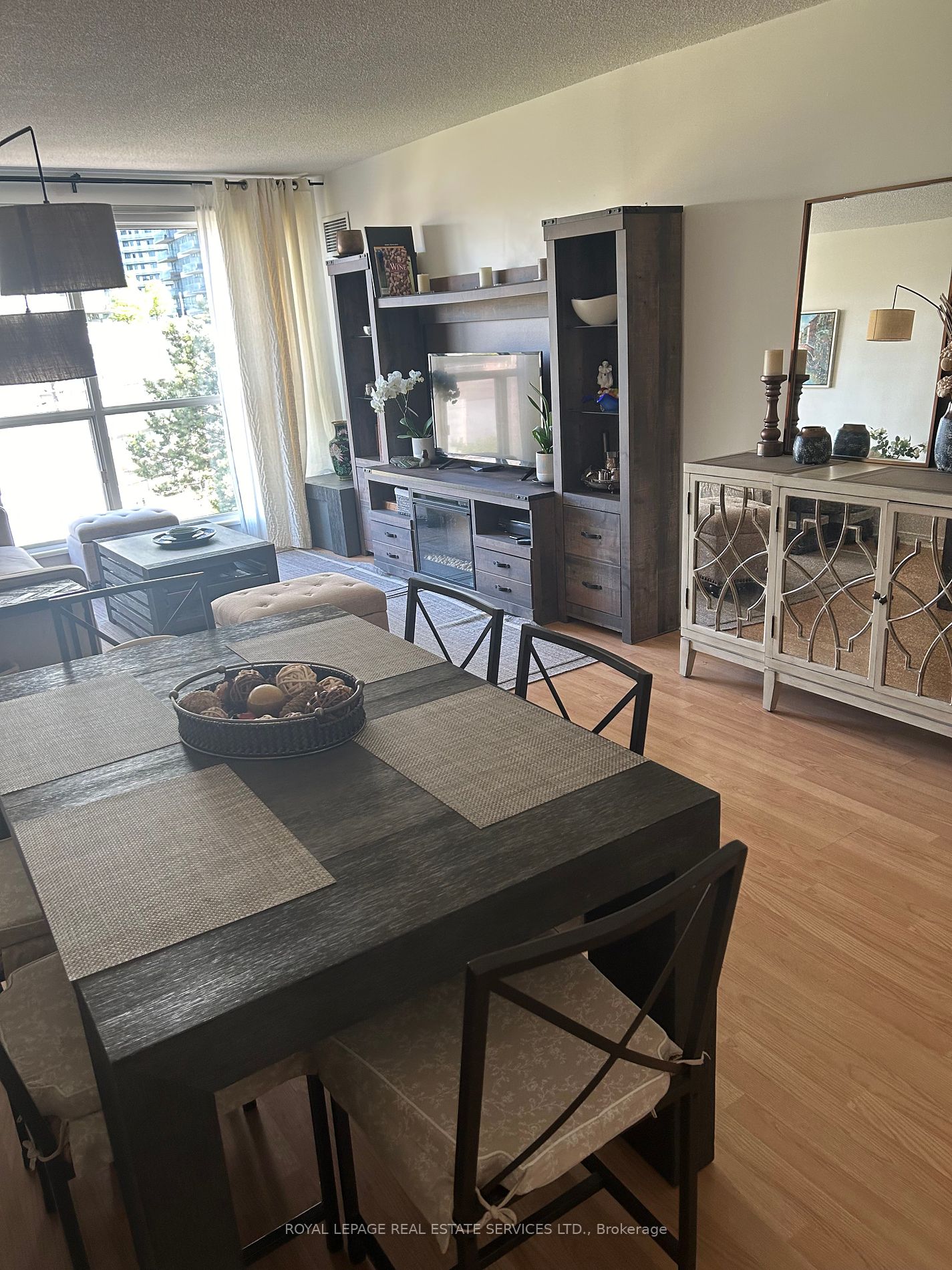 2261 Lake Shore Boulevard W #605