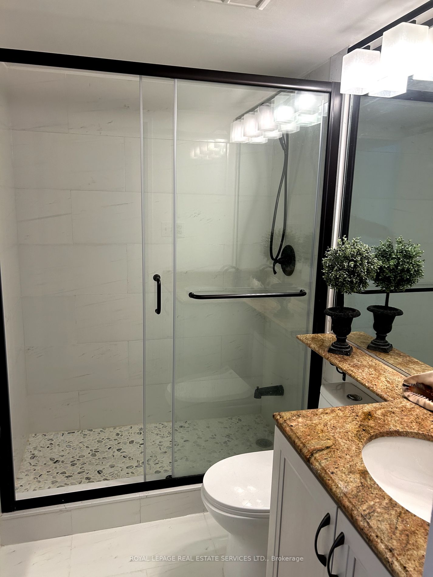 2261 Lake Shore Boulevard W #605