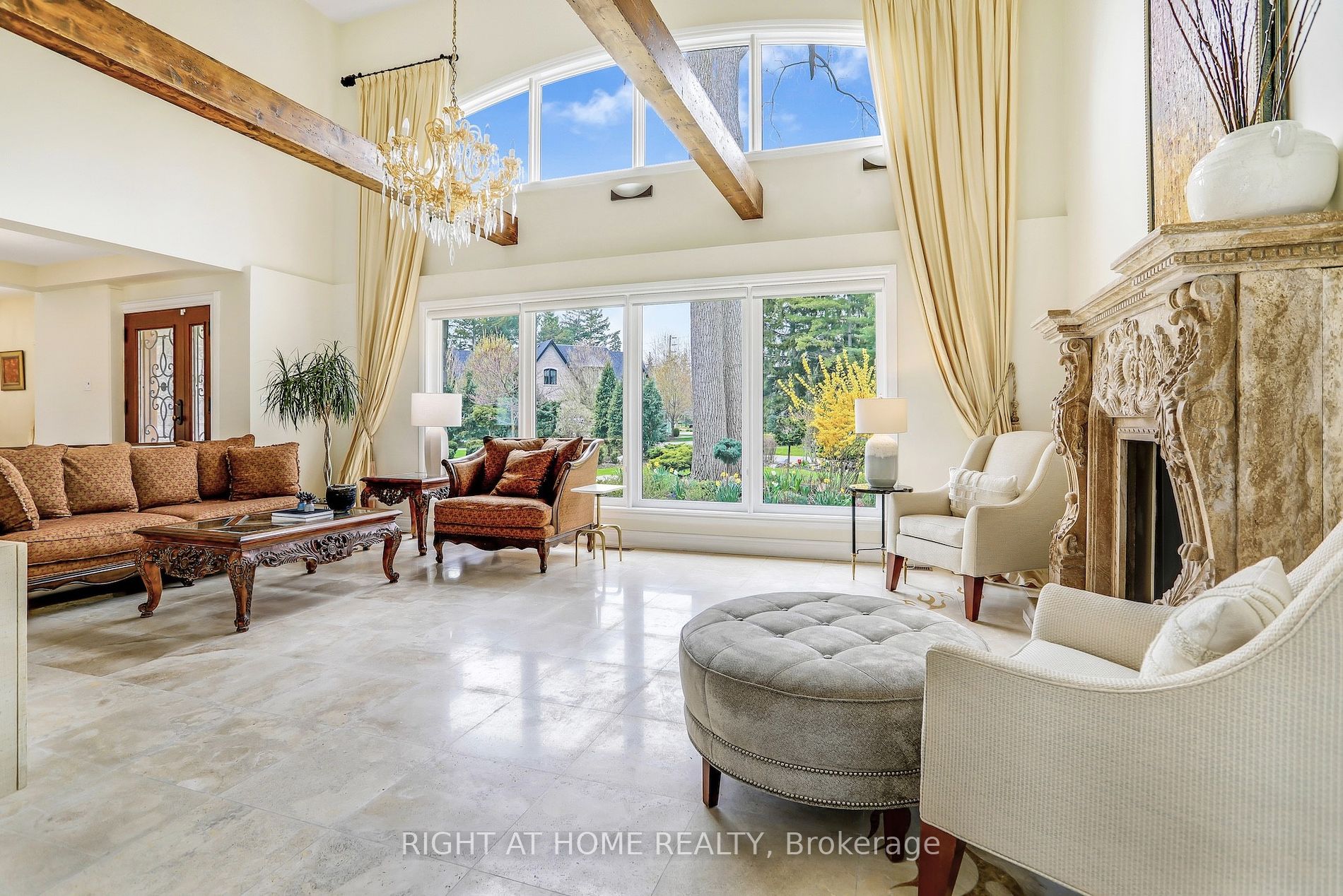 471 Country Club Crescent