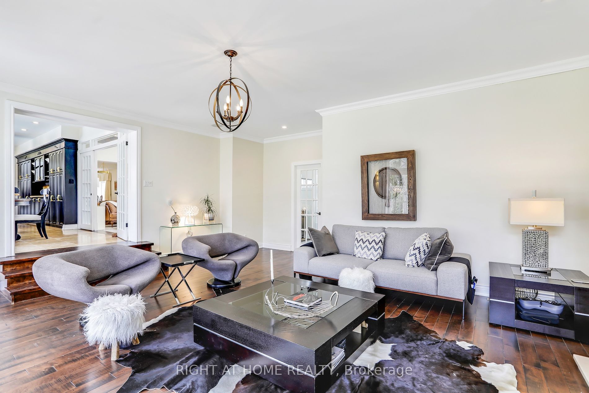 471 Country Club Crescent