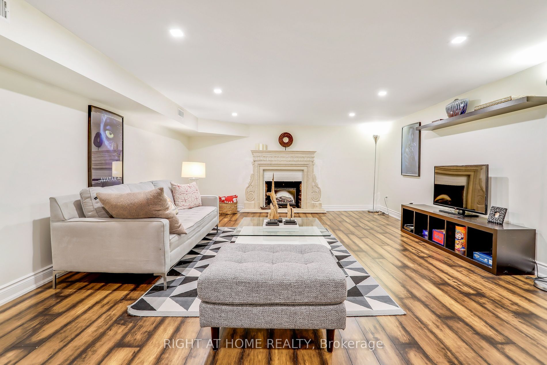 471 Country Club Crescent