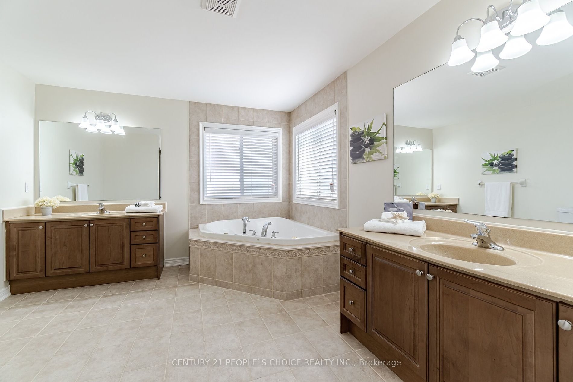 19 Dovehaven Crescent