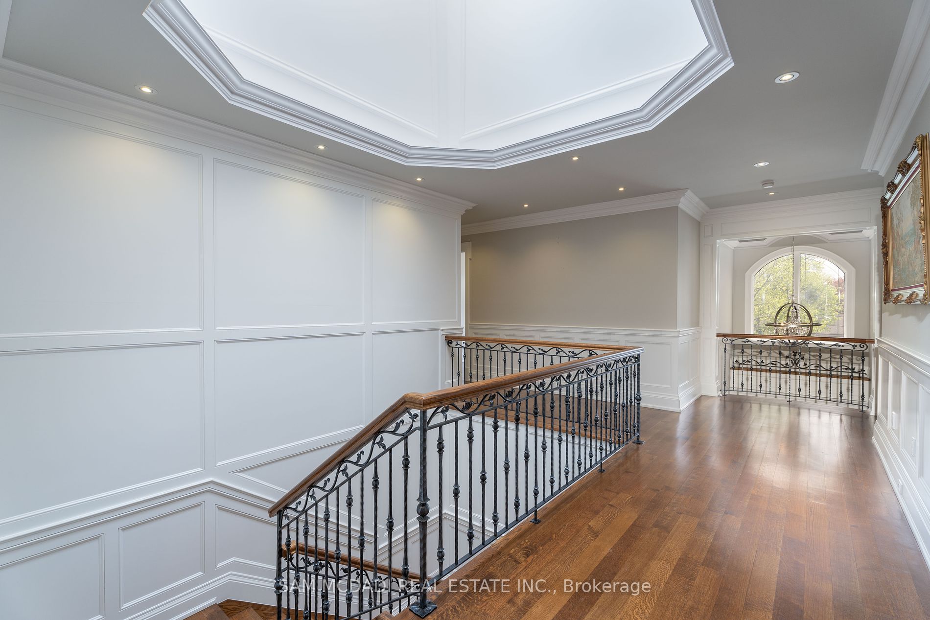 1689 Carolyn Road
