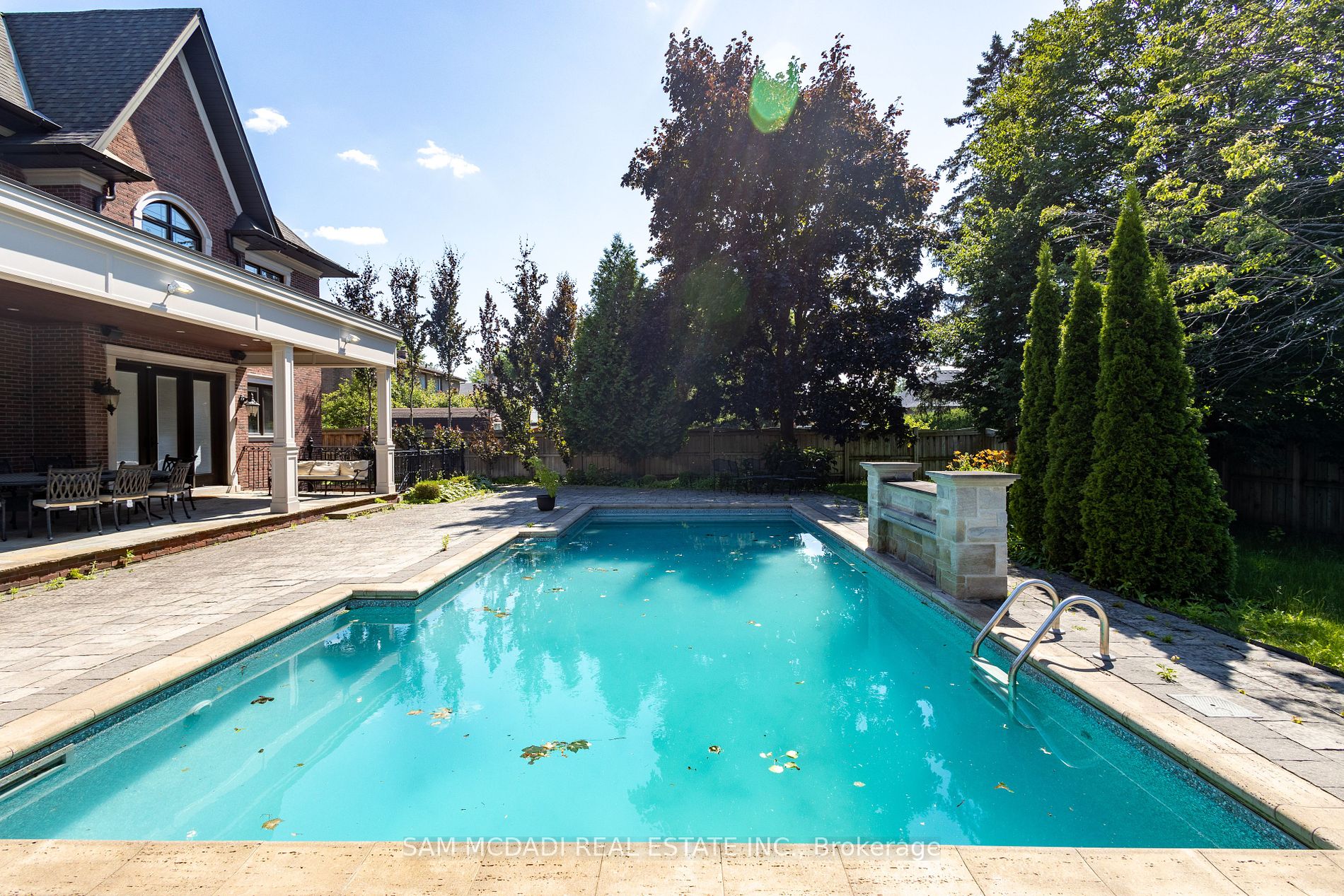 1689 Carolyn Road