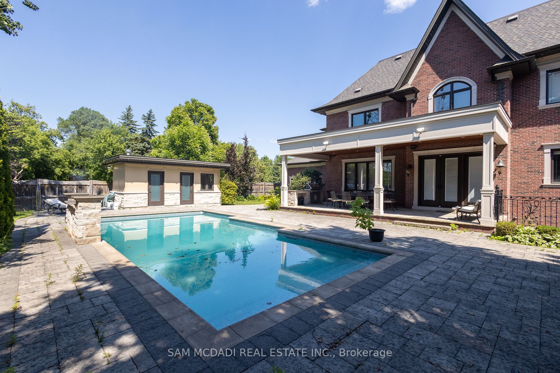 1689 Carolyn Road