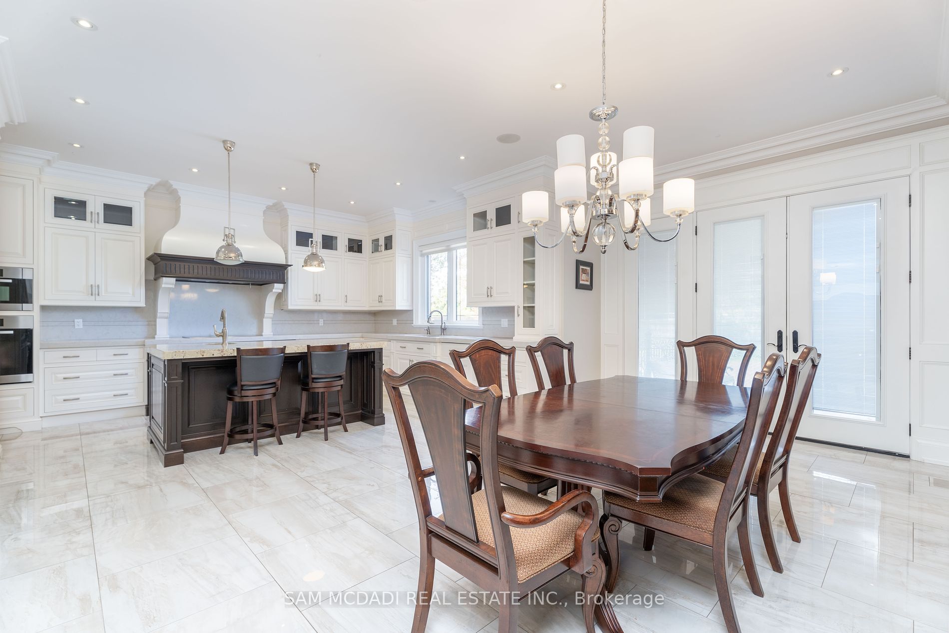 1689 Carolyn Road