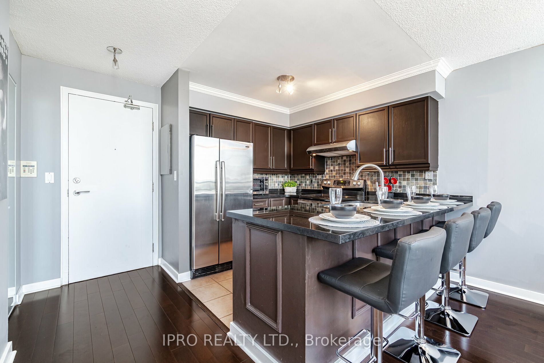250 Manitoba St, #715