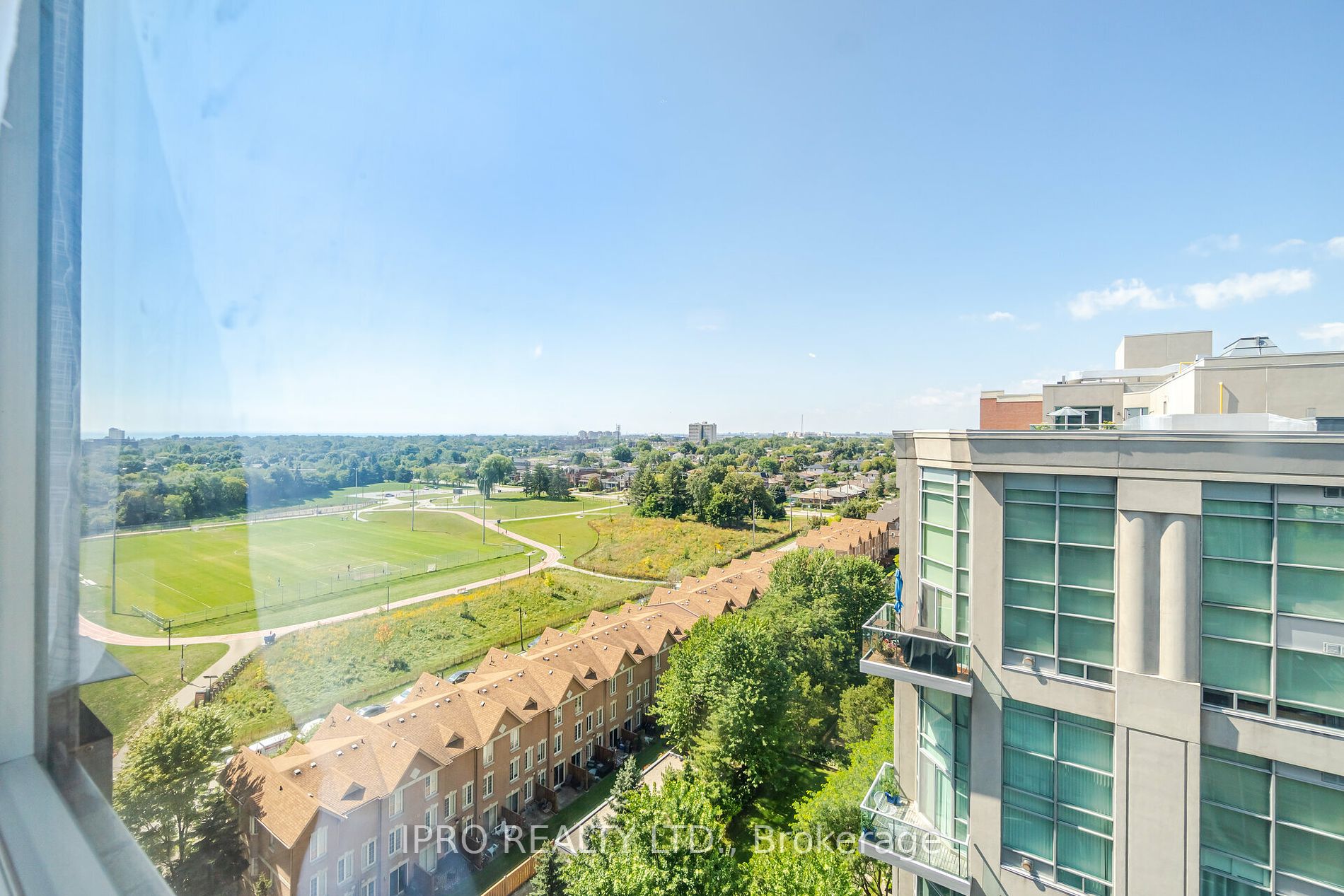250 Manitoba St, #715
