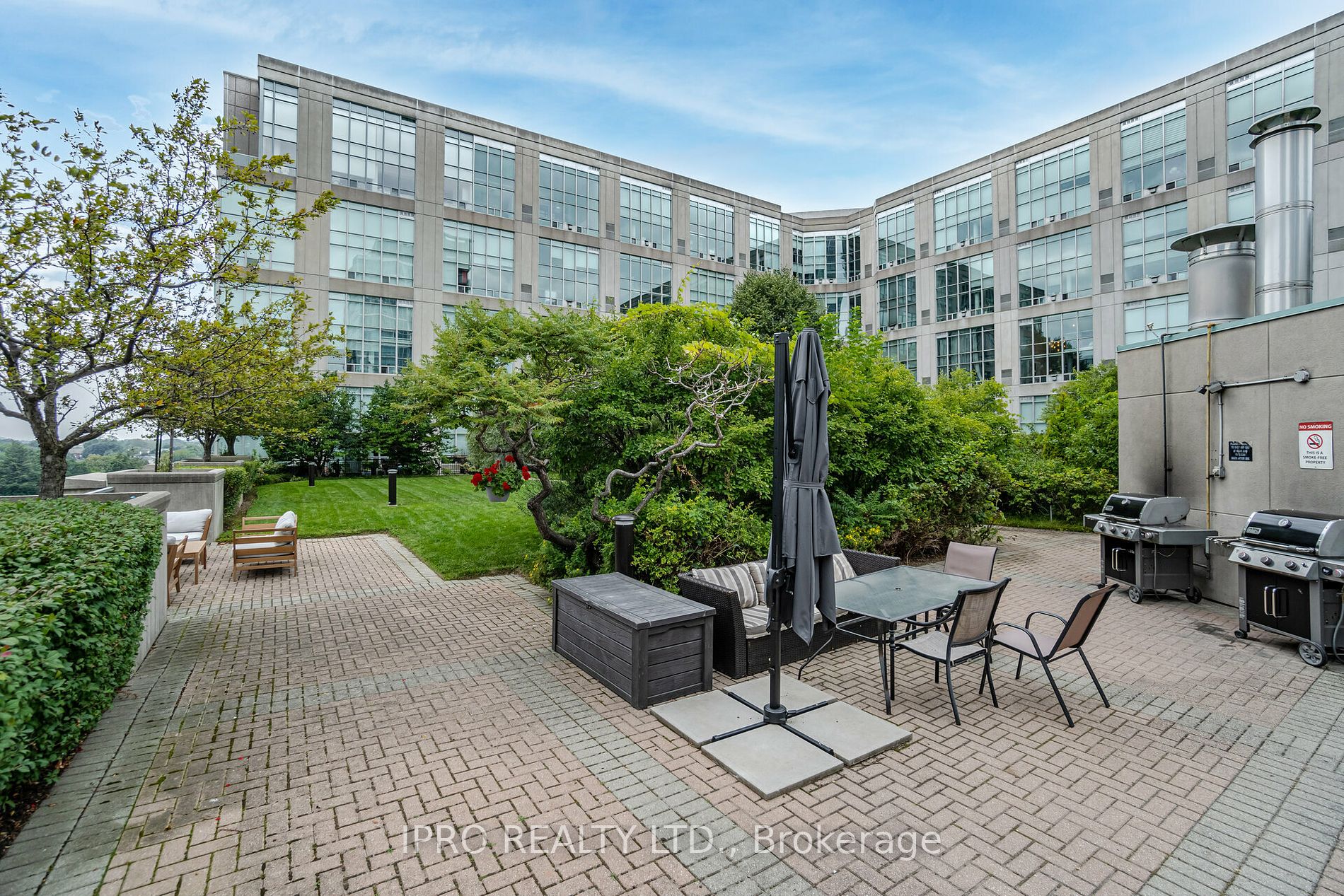 250 Manitoba St, #715