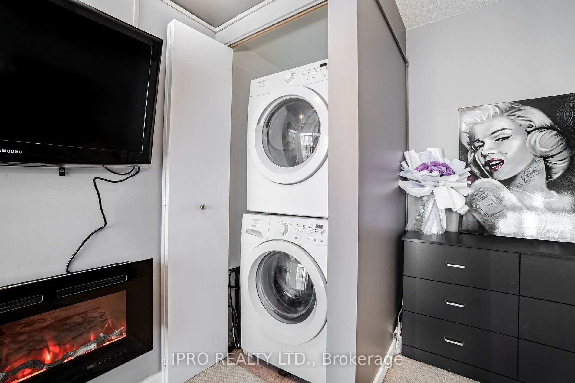 250 Manitoba St, #715