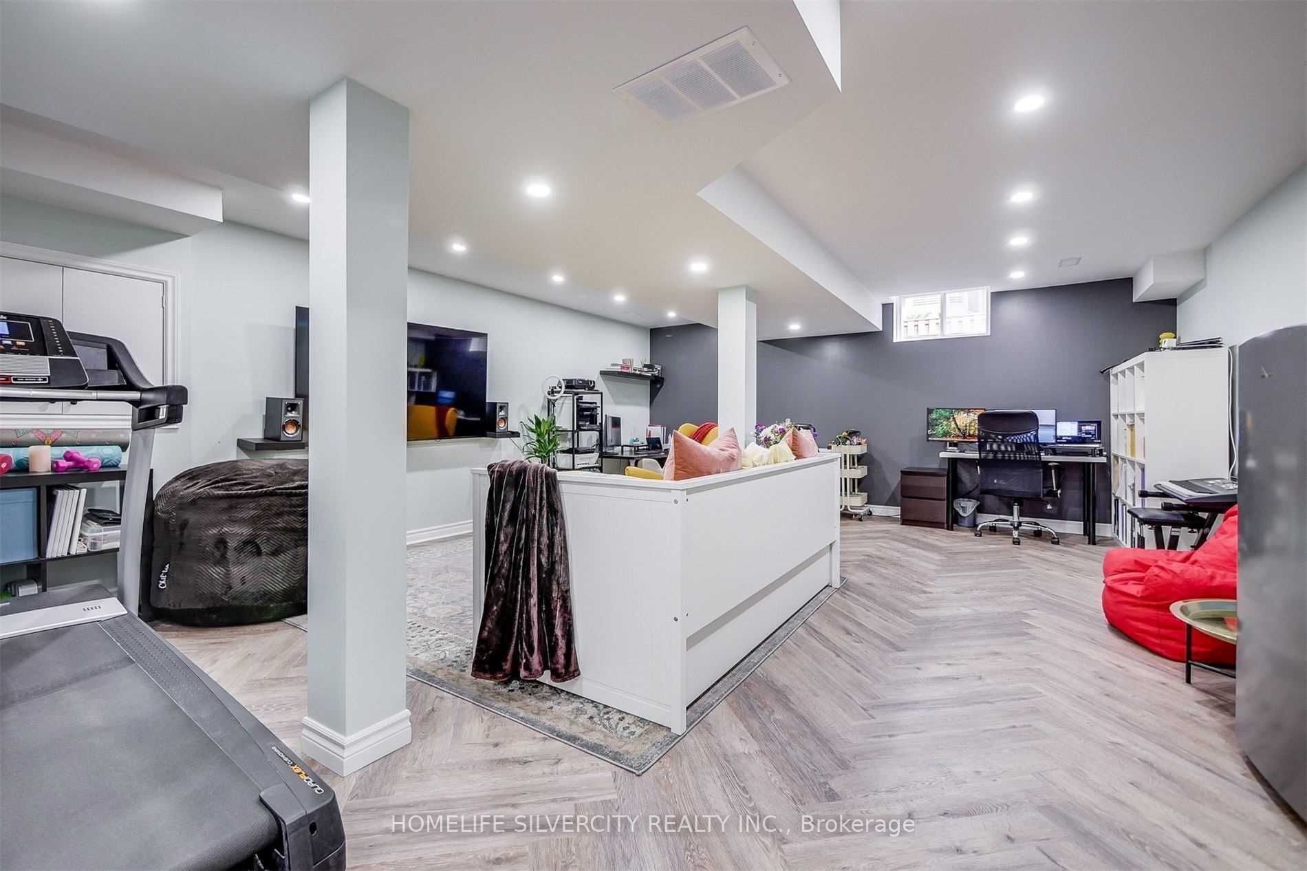 963 King Rd, #16