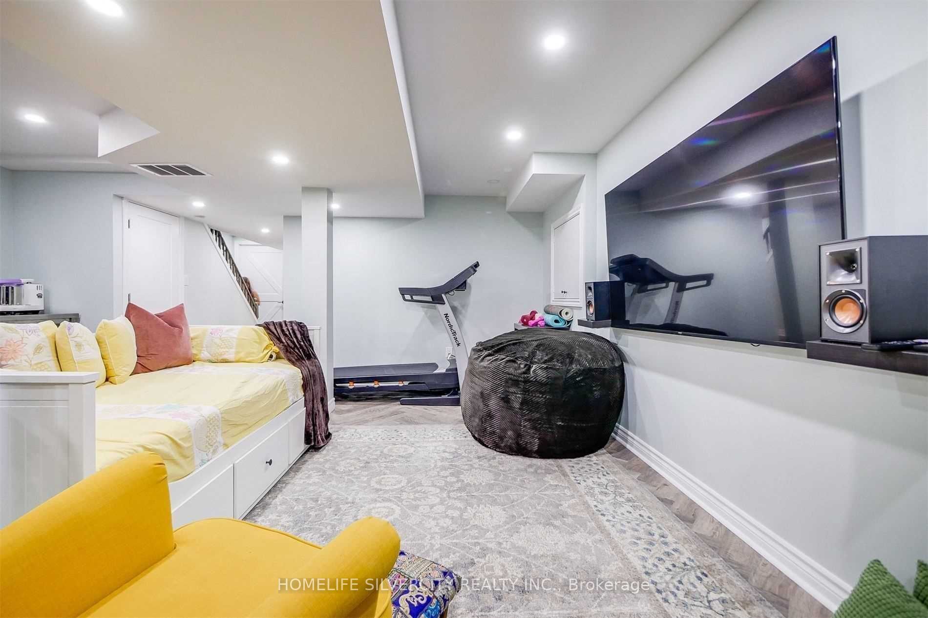 963 King Rd, #16