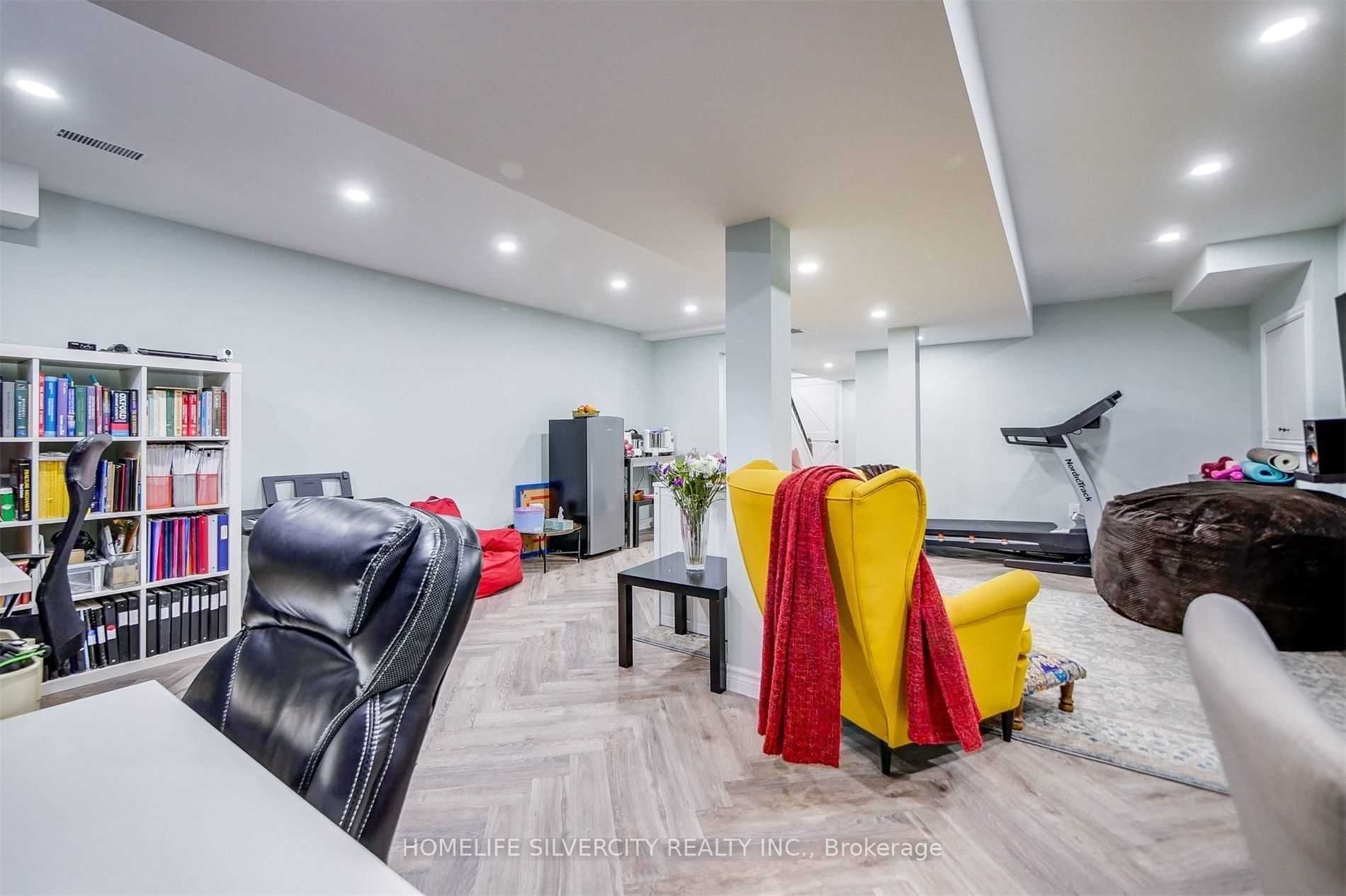 963 King Rd, #16
