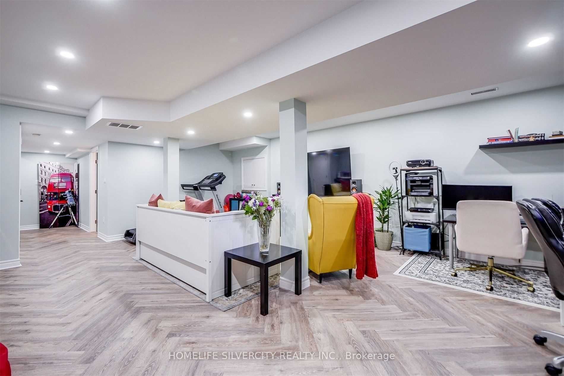 963 King Rd, #16