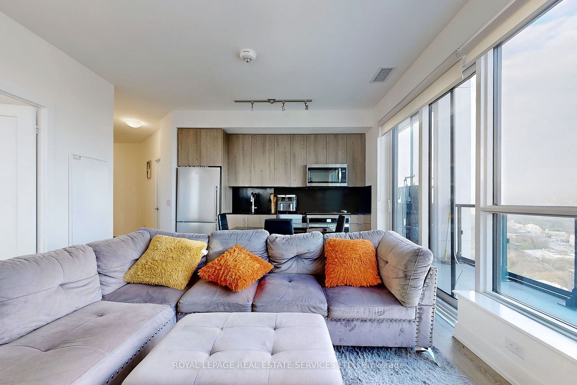 5 Mabelle Ave, #3529