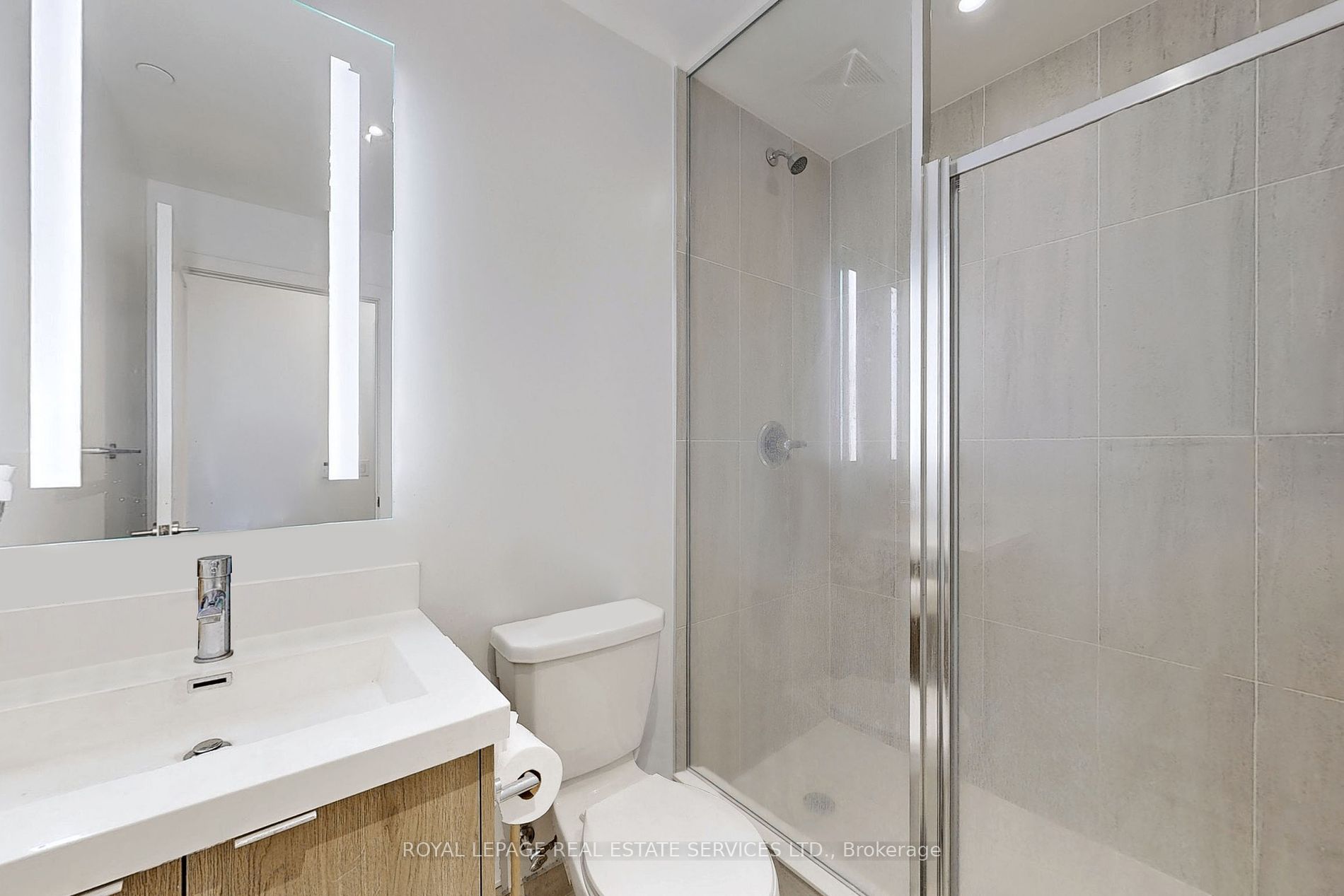 5 Mabelle Ave, #3529