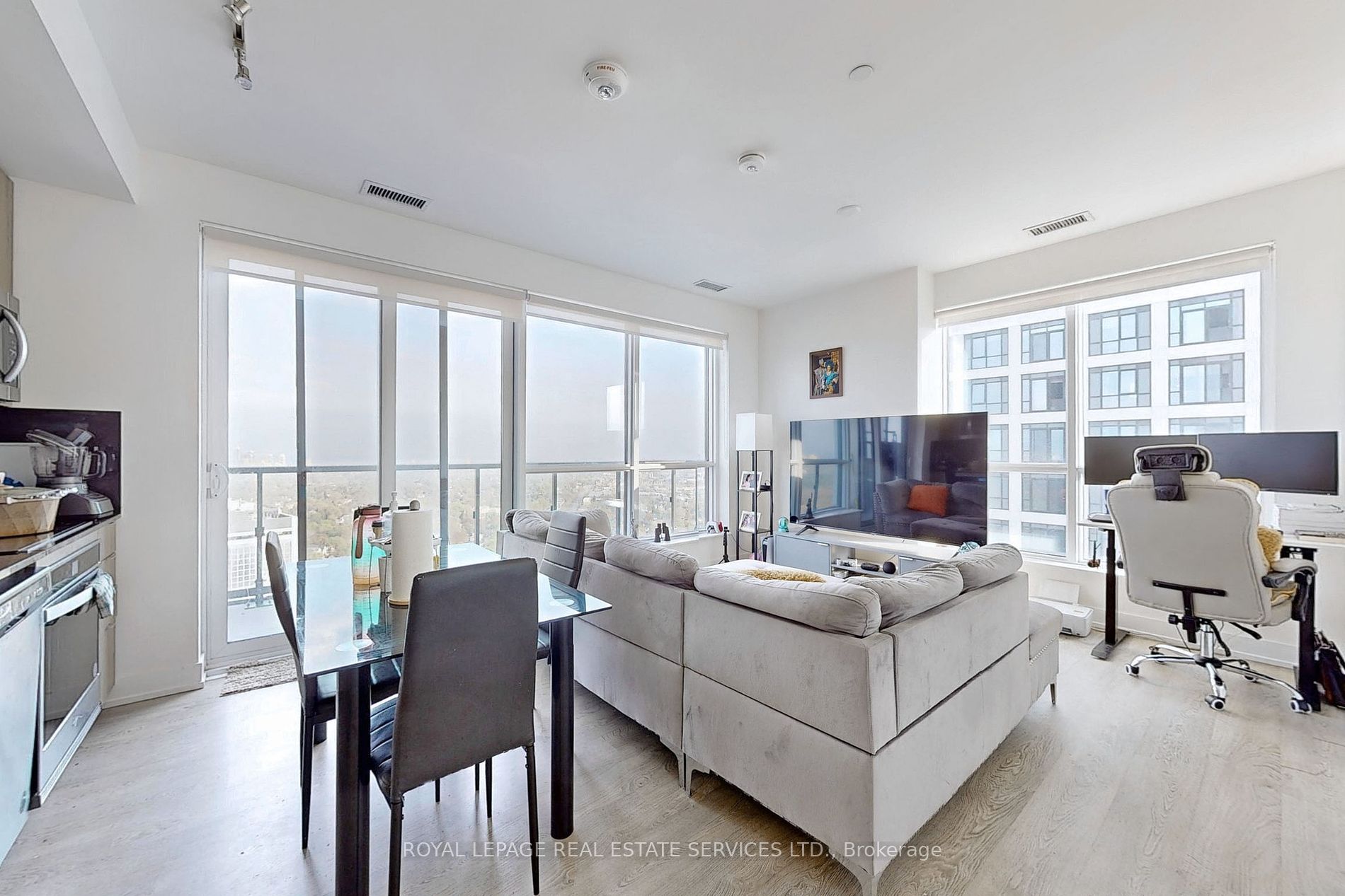 5 Mabelle Ave, #3529