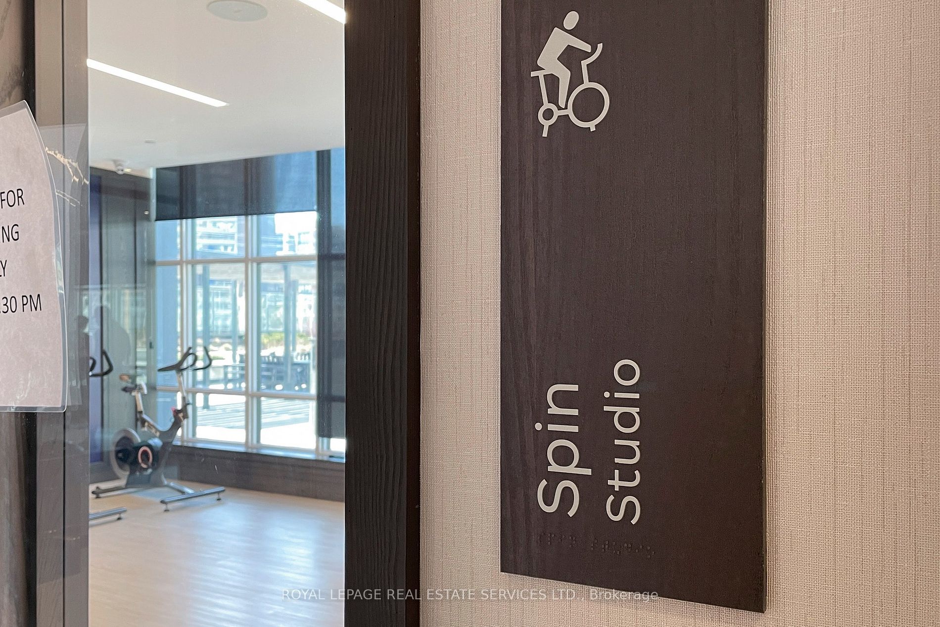 5 Mabelle Ave, #3529