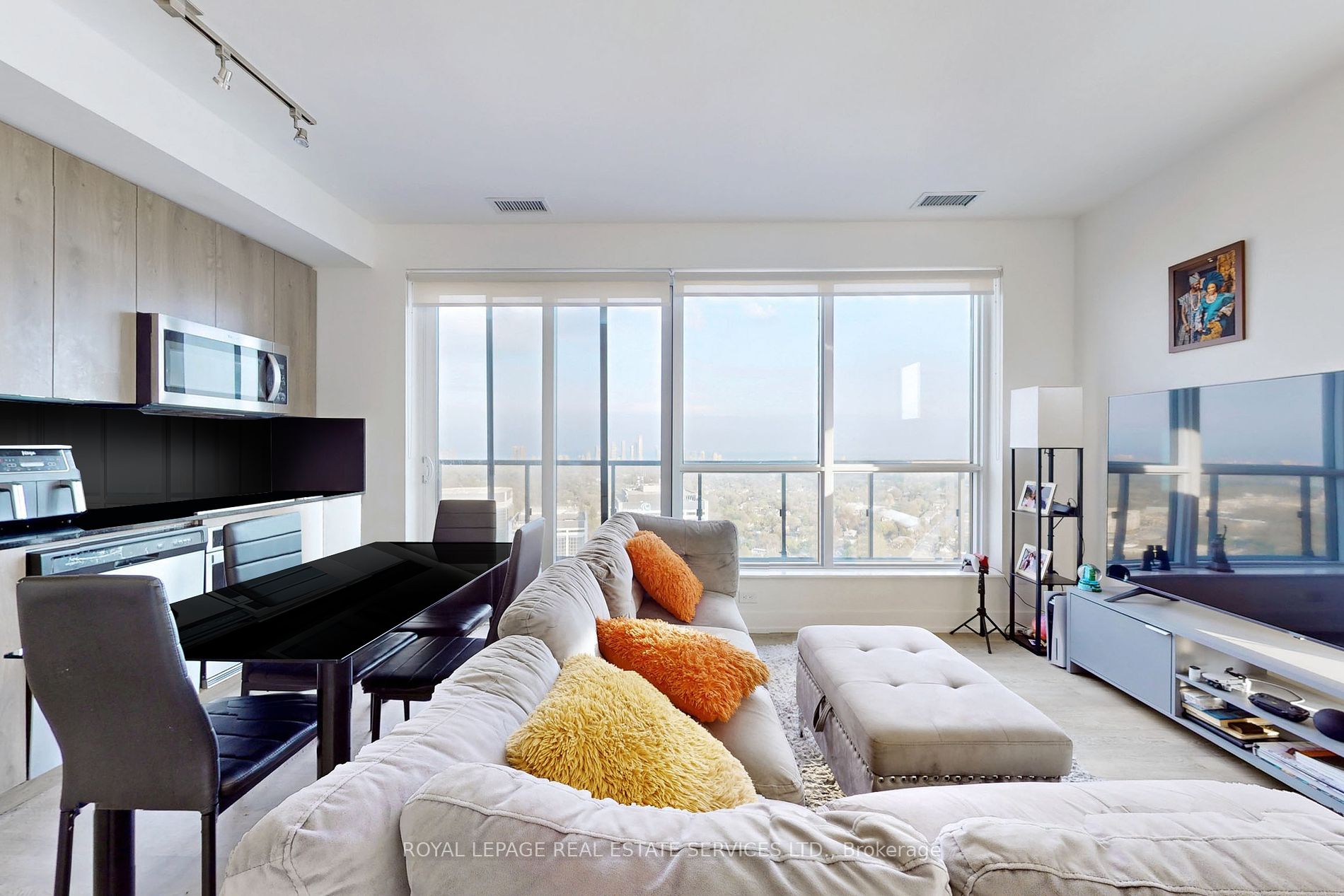 5 Mabelle Ave, #3529