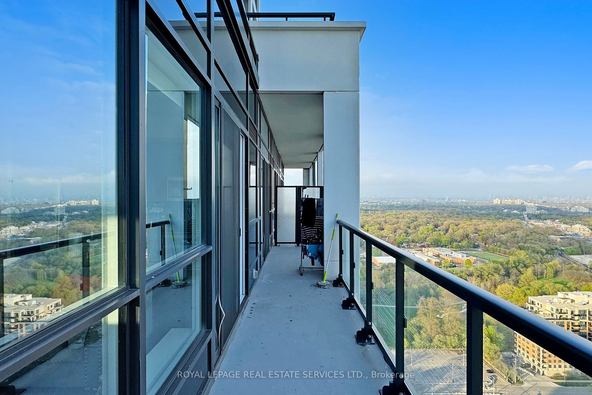 5 Mabelle Ave, #3529