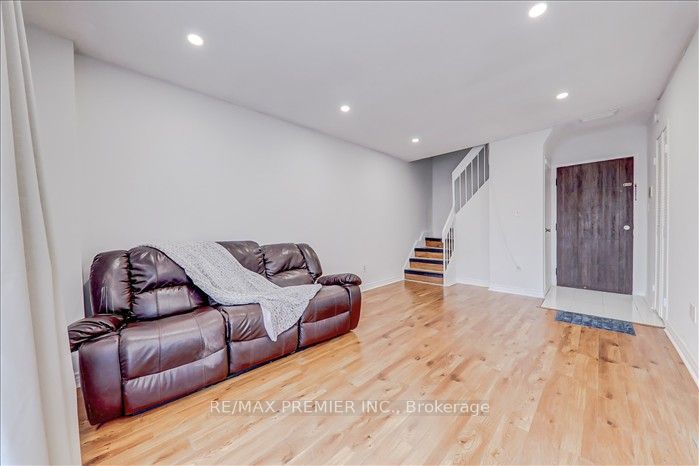 10 Eddystone Ave, #268