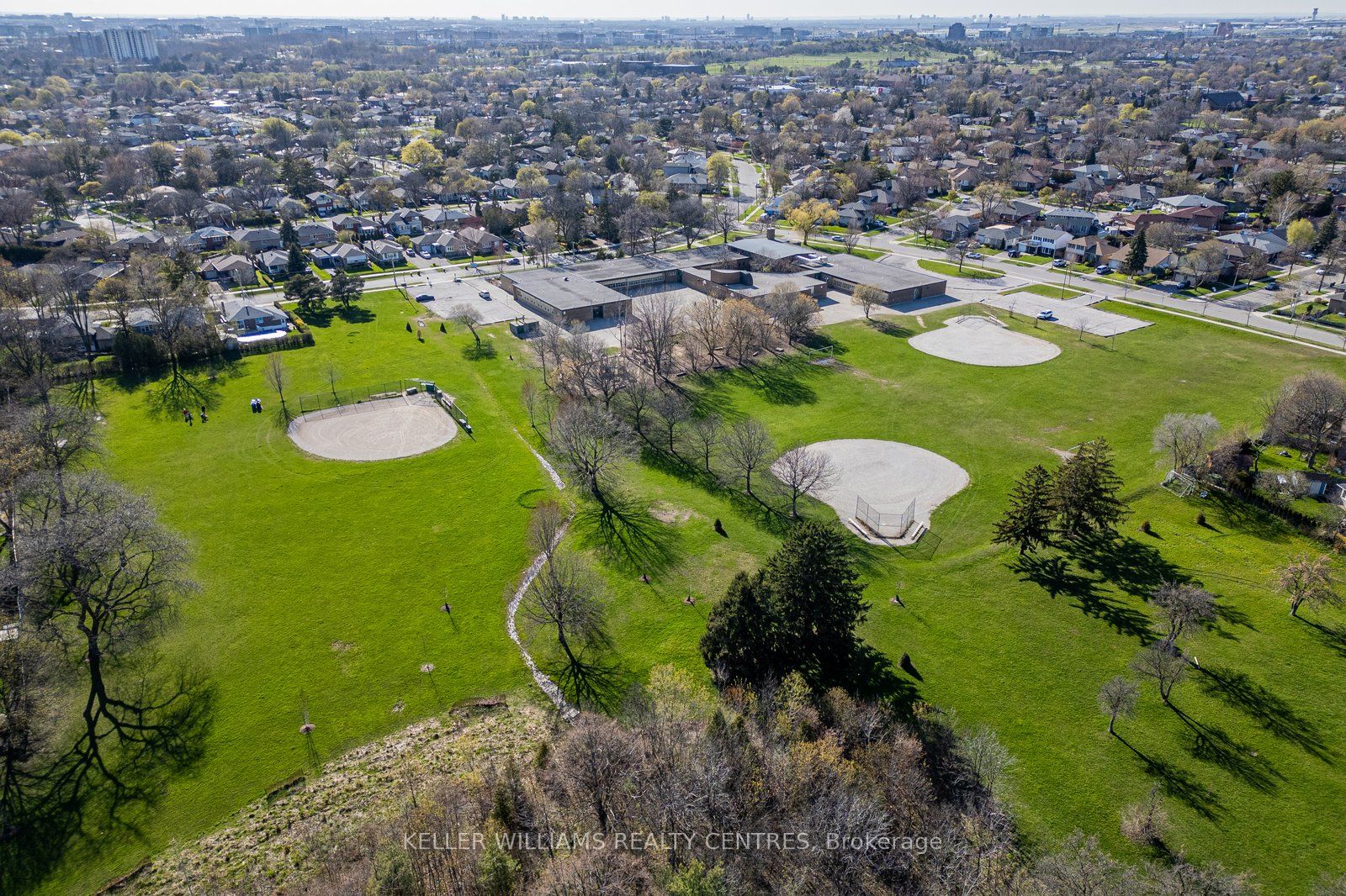 27 Crendon Dr