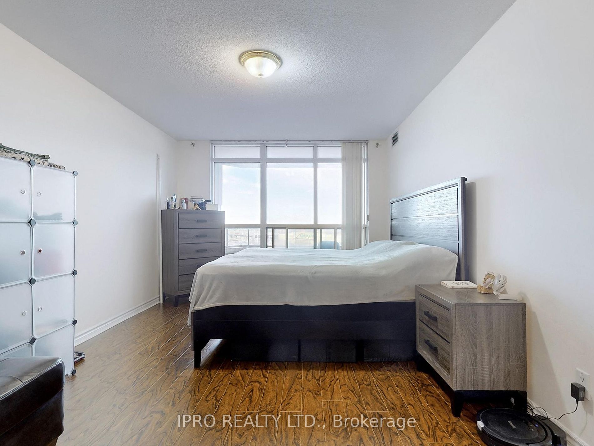 35 Kingsbridge Garden Circ, #611