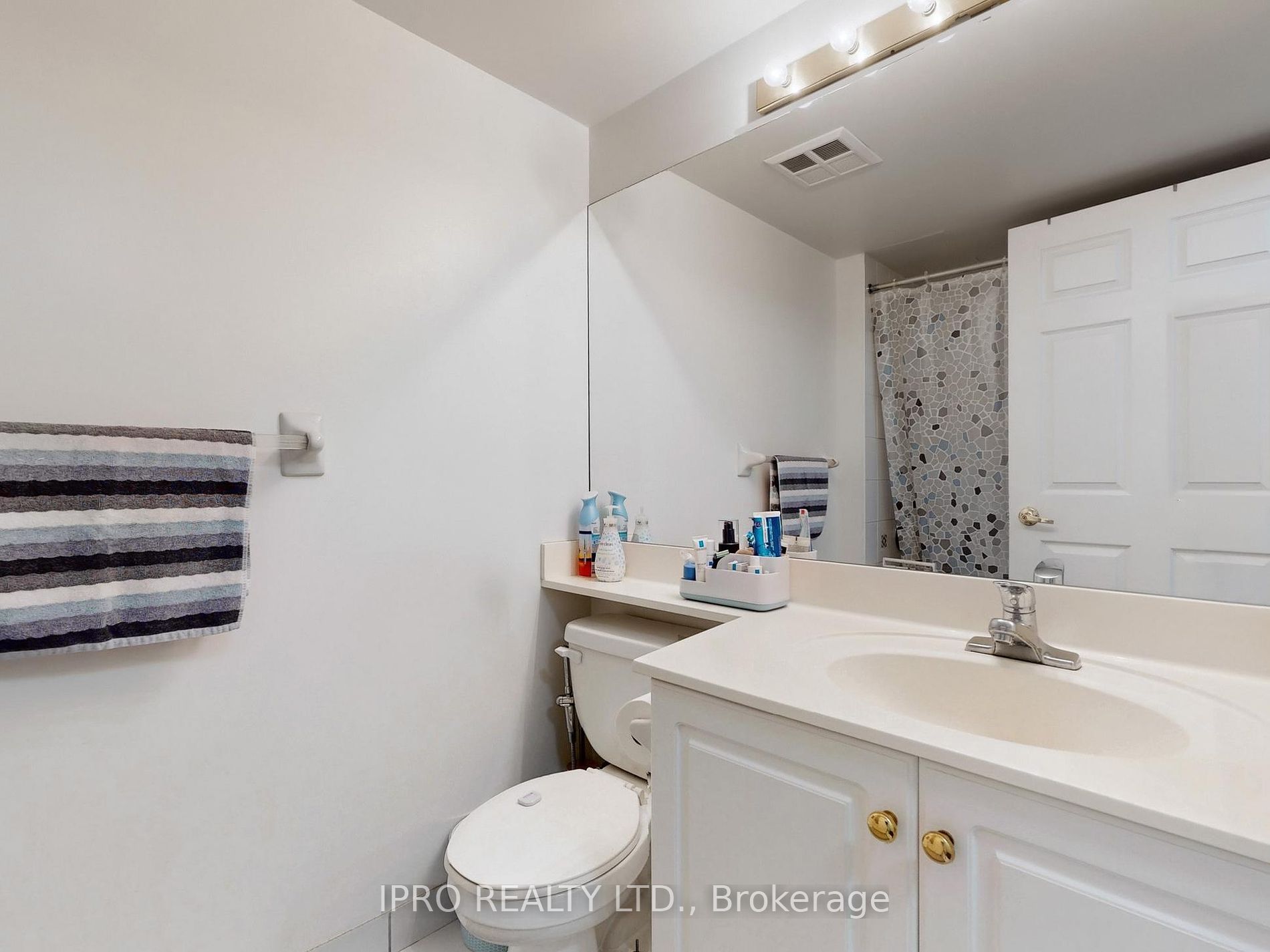 35 Kingsbridge Garden Circ, #611