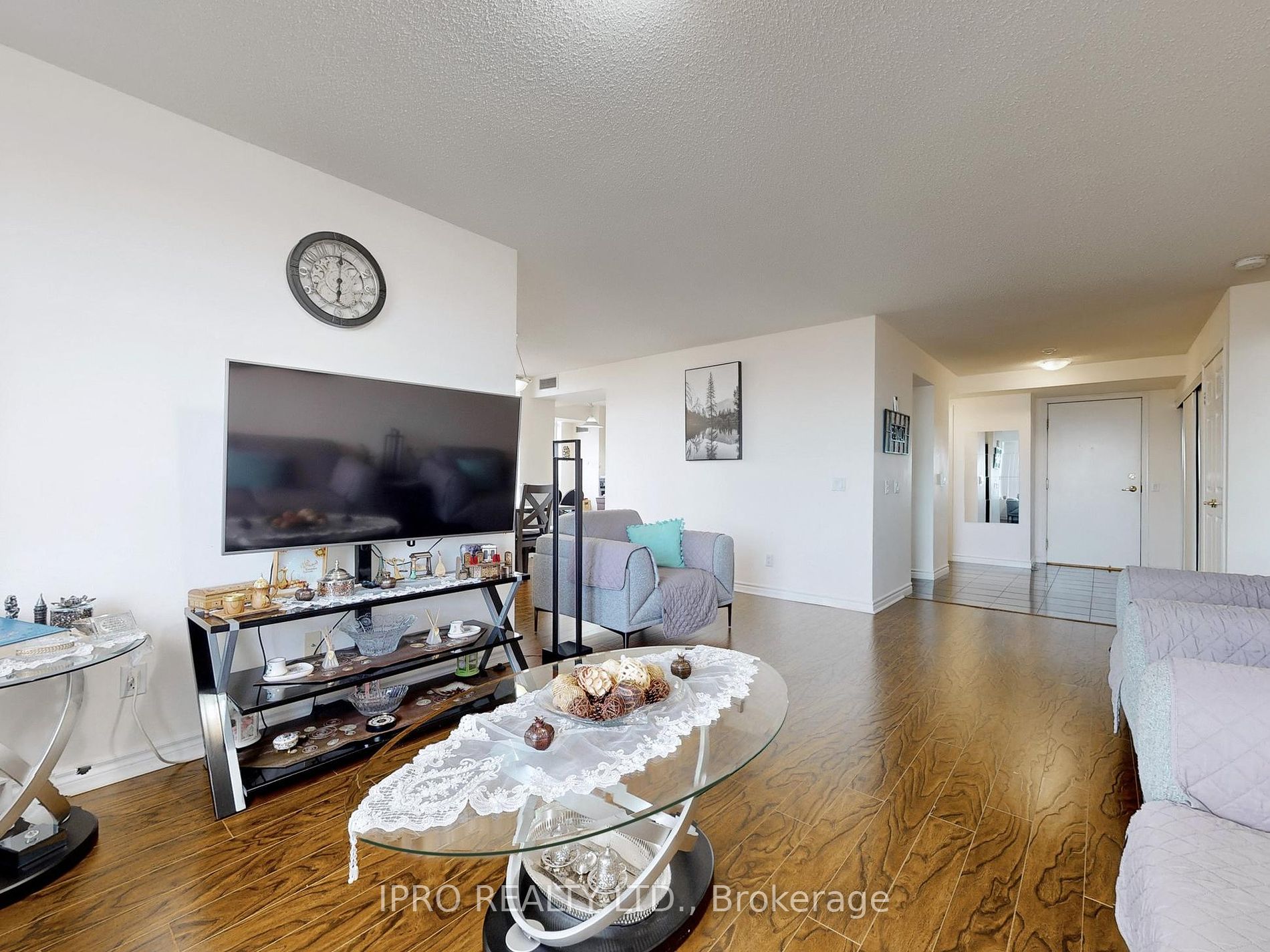 35 Kingsbridge Garden Circ, #611