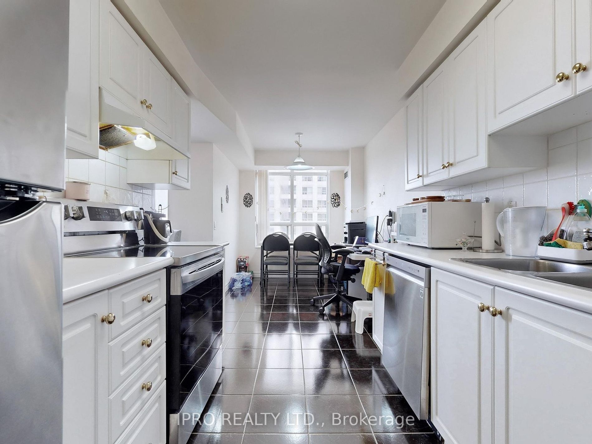 35 Kingsbridge Garden Circ, #611