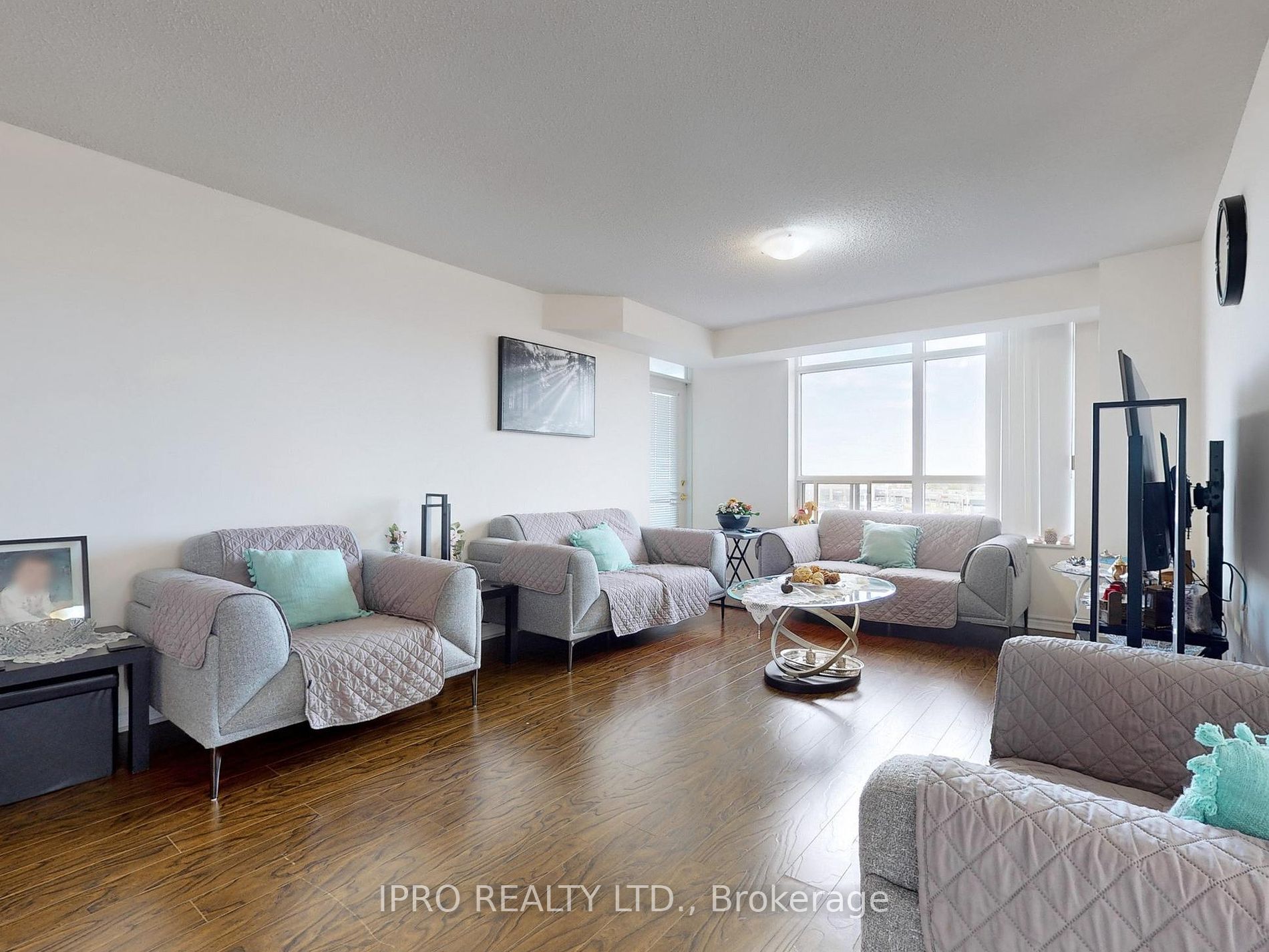 35 Kingsbridge Garden Circ, #611