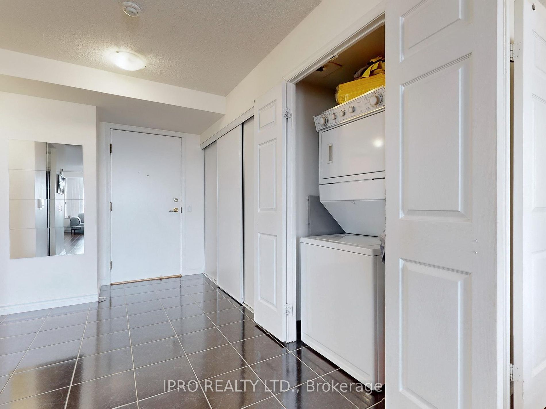35 Kingsbridge Garden Circ, #611