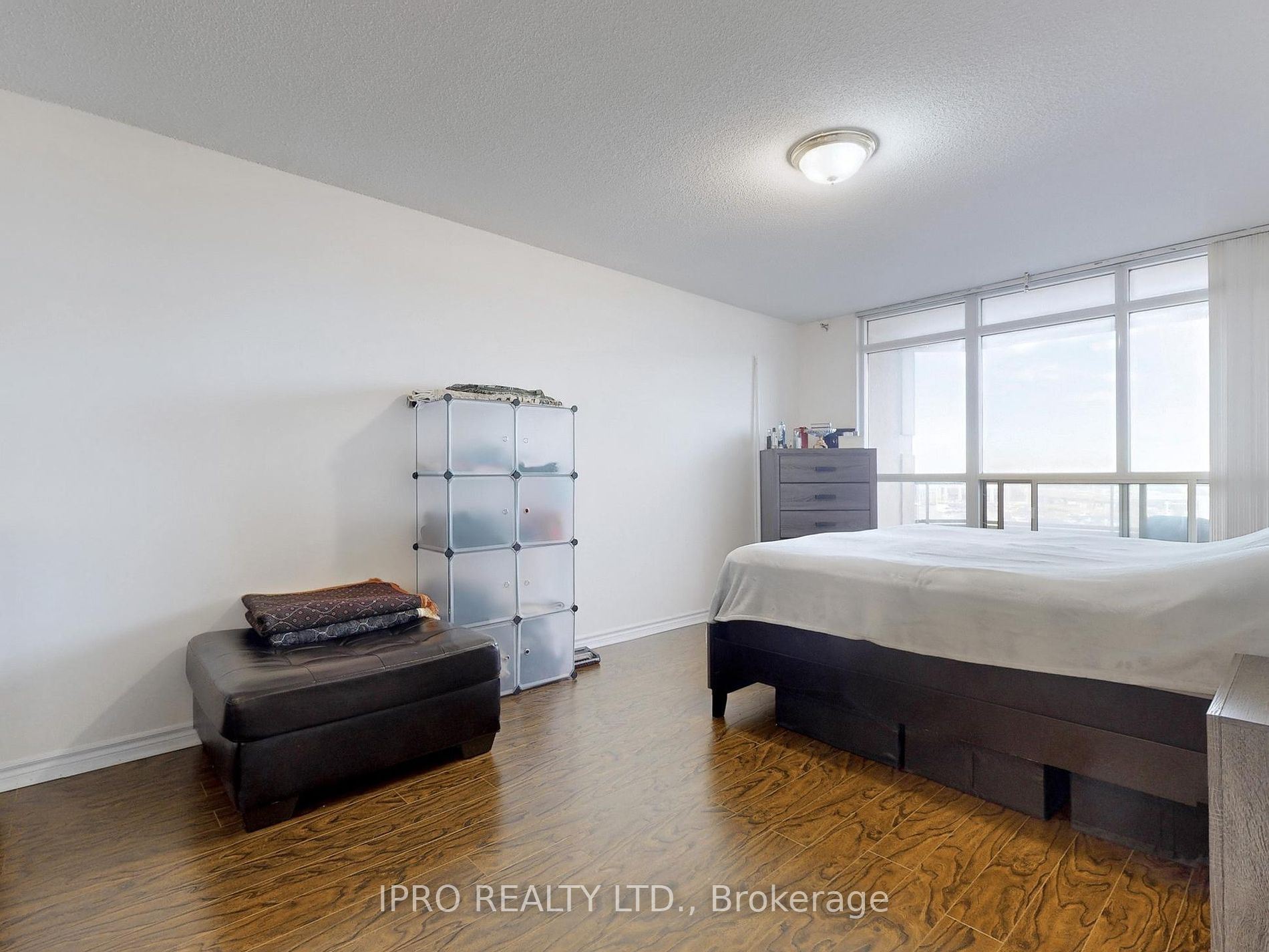 35 Kingsbridge Garden Circ, #611