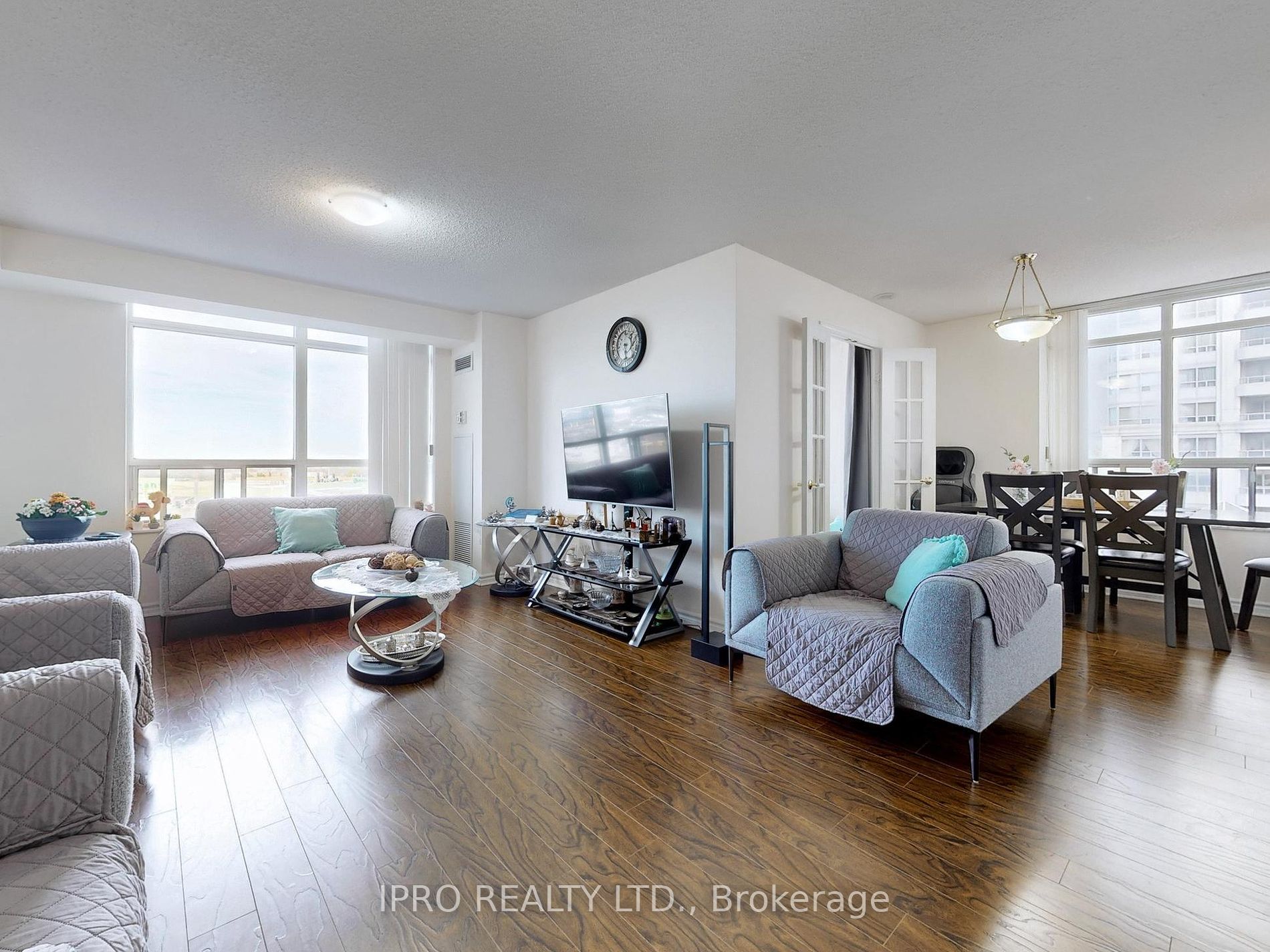 35 Kingsbridge Garden Circ, #611
