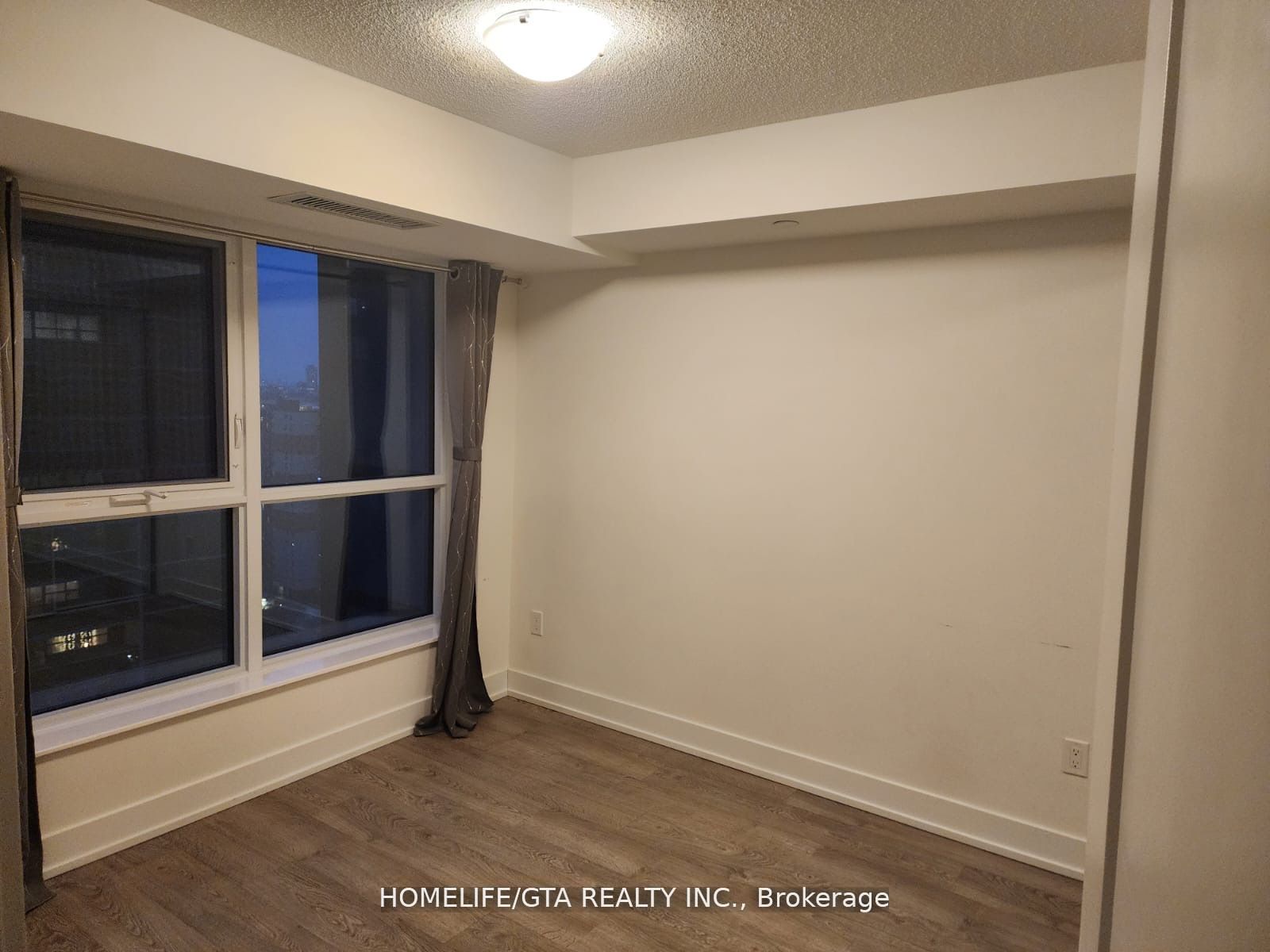 9 Mabelle Avenue, #2215