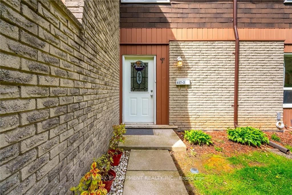 657 Francis Road, #3