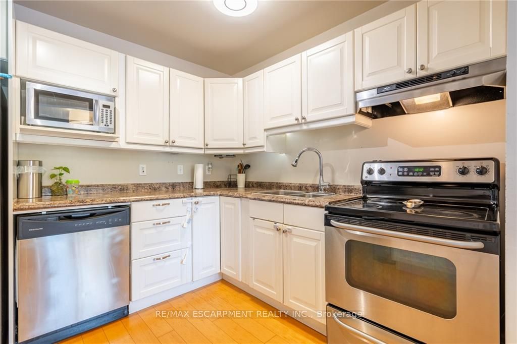 657 Francis Road, #3