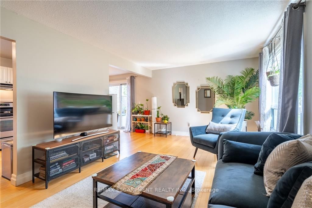657 Francis Road, #3