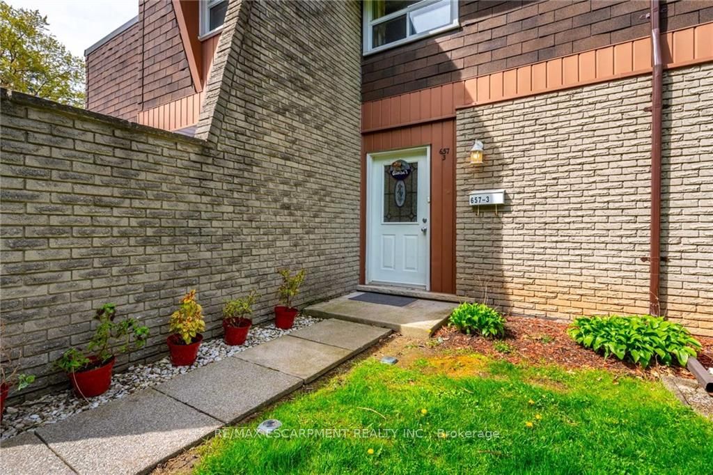 657 Francis Road, #3