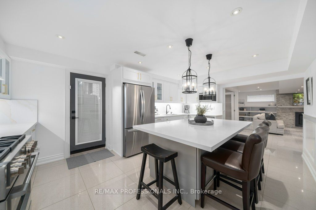 182 Gracefield Avenue