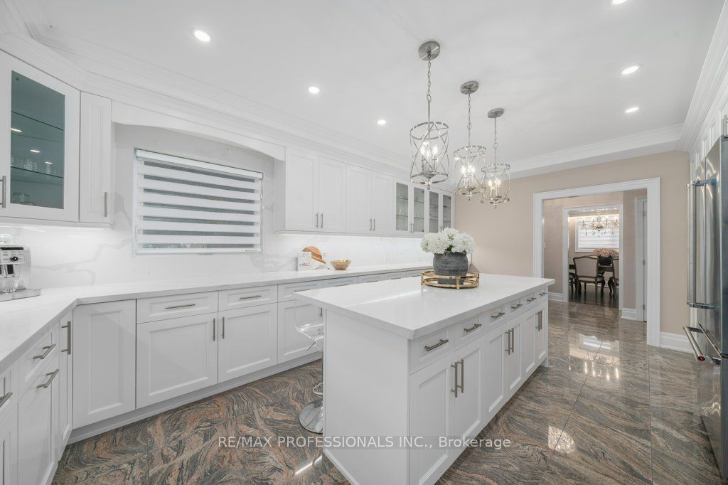 182 Gracefield Avenue