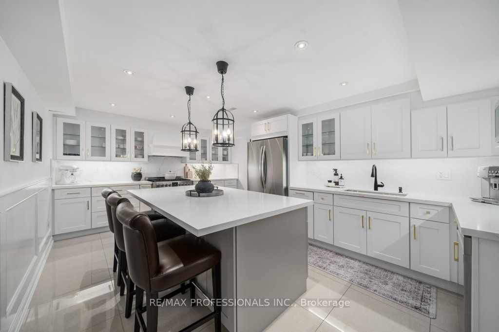 182 Gracefield Avenue