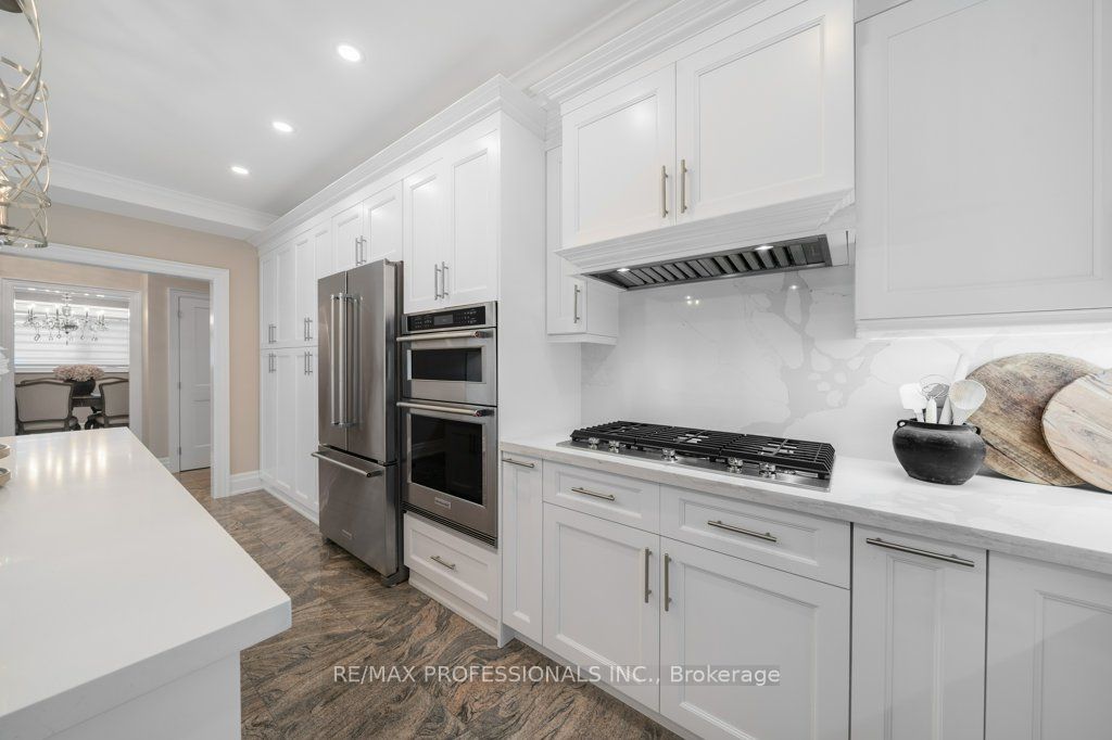 182 Gracefield Avenue